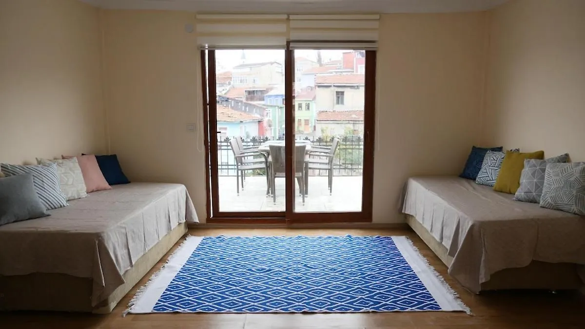 Villa Stylish Triplex With Turkish Bath, Terrace, Central Location Istanbul